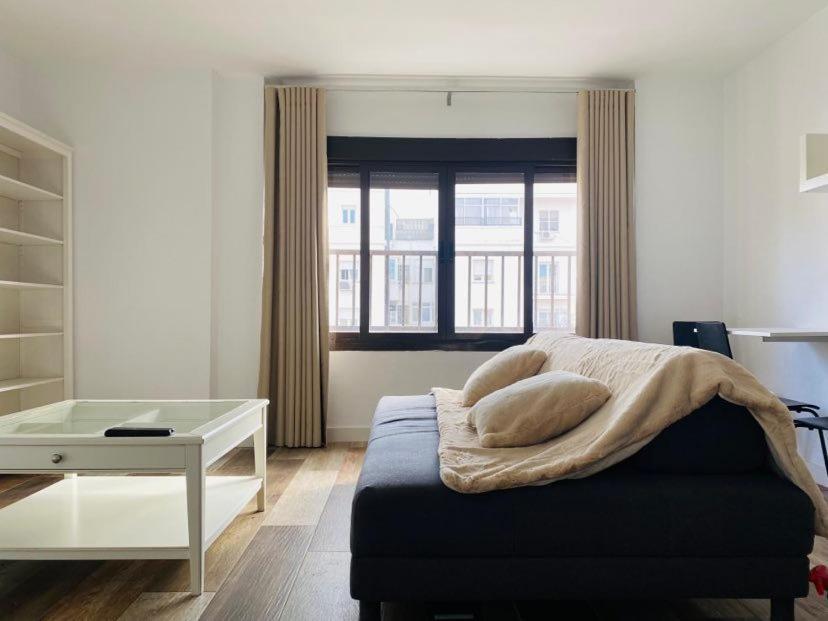 Lovely Triana Flat With Roof Terrace เซบีญา ภายนอก รูปภาพ